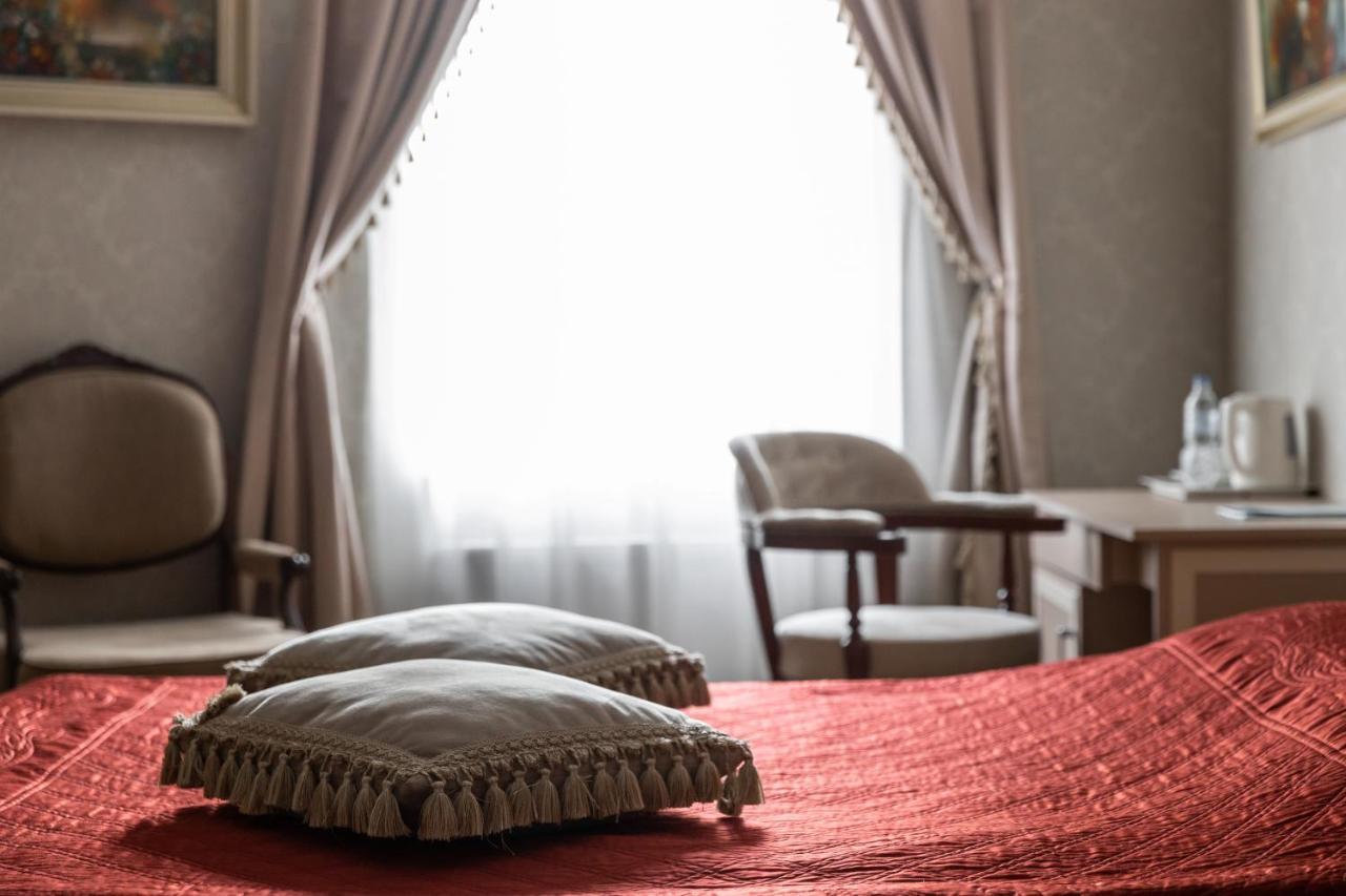 Hotel "Mandarin Clubhouse" Kharkiv Bagian luar foto