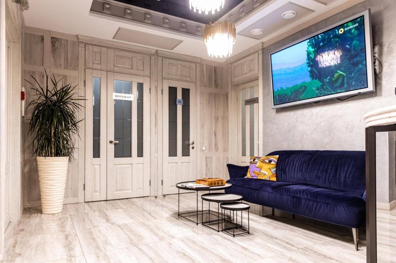 Hotel "Mandarin Clubhouse" Kharkiv Bagian luar foto