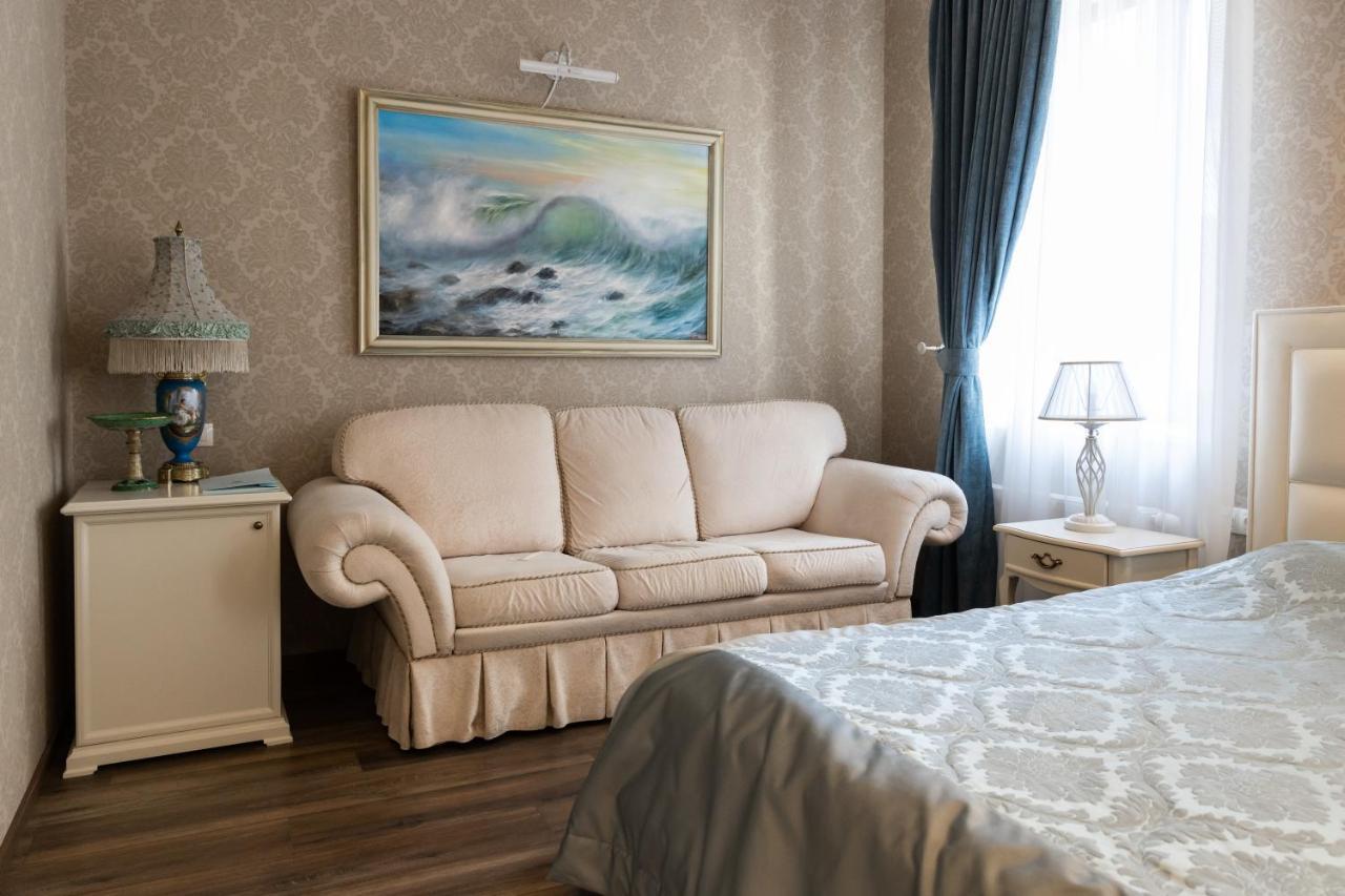 Hotel "Mandarin Clubhouse" Kharkiv Bagian luar foto