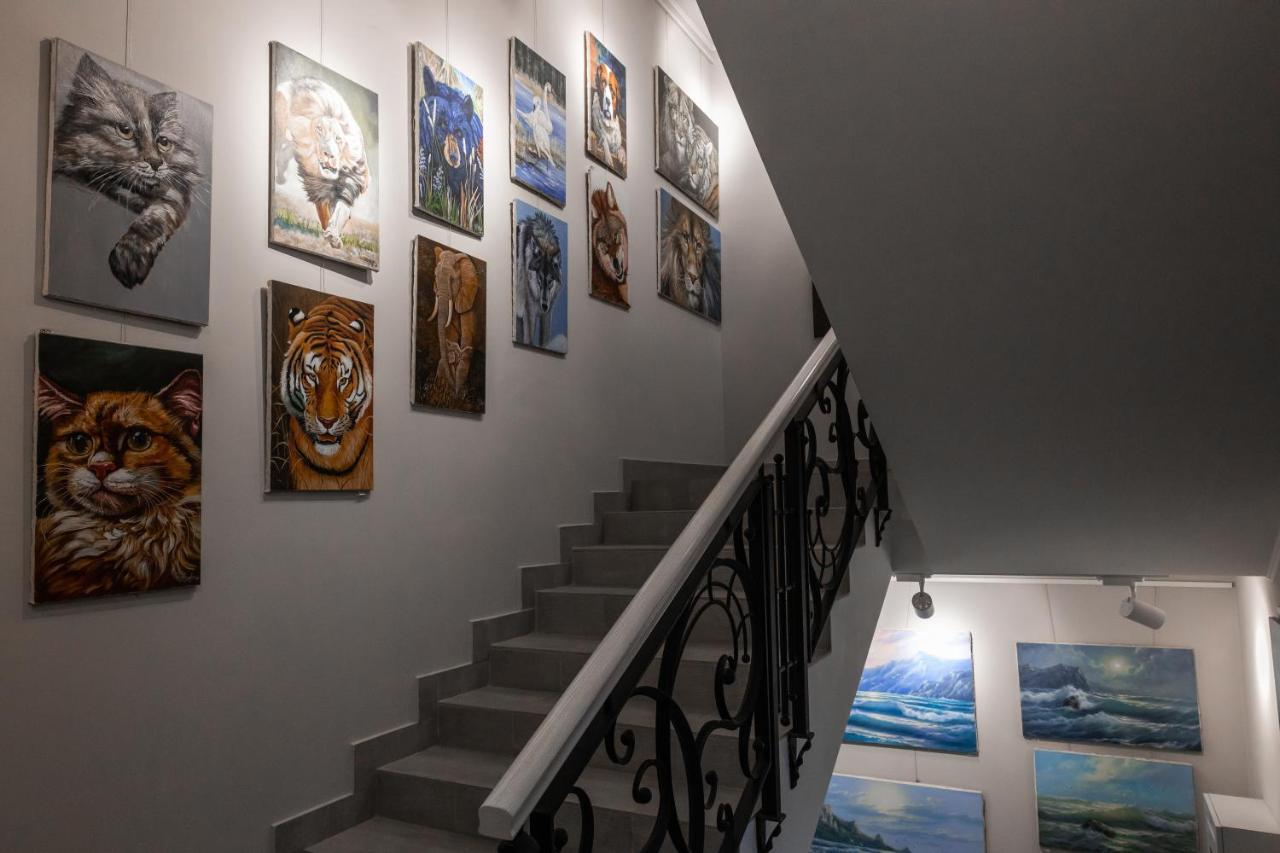 Hotel "Mandarin Clubhouse" Kharkiv Bagian luar foto