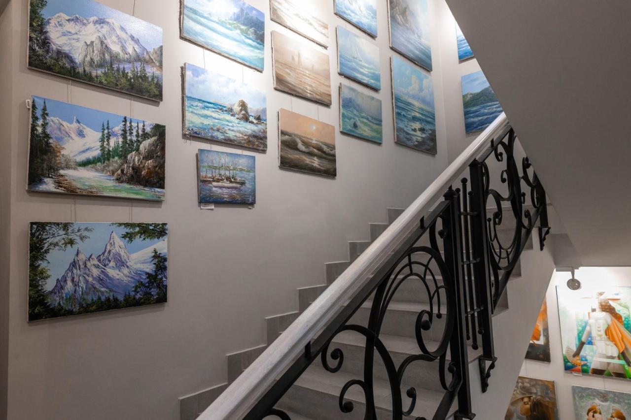 Hotel "Mandarin Clubhouse" Kharkiv Bagian luar foto