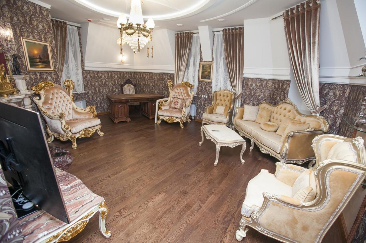 Hotel "Mandarin Clubhouse" Kharkiv Bagian luar foto