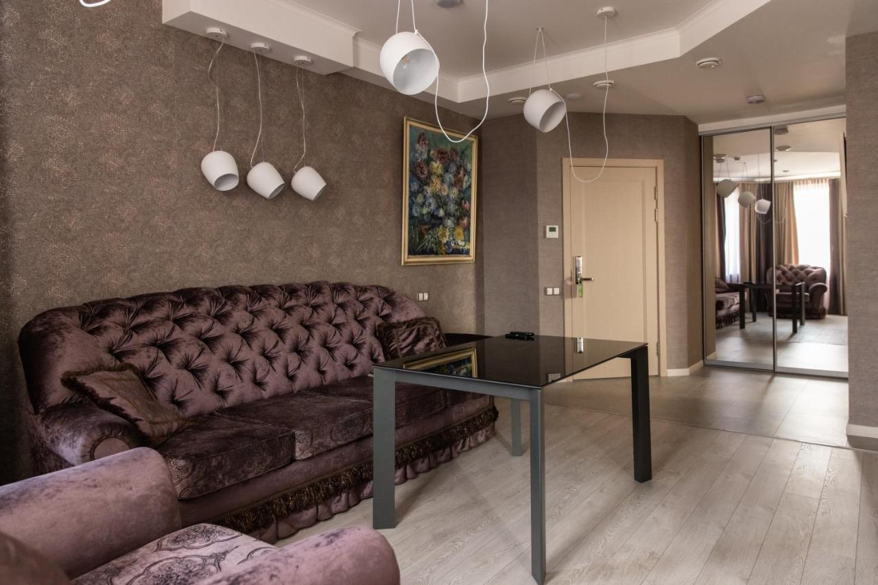 Hotel "Mandarin Clubhouse" Kharkiv Bagian luar foto