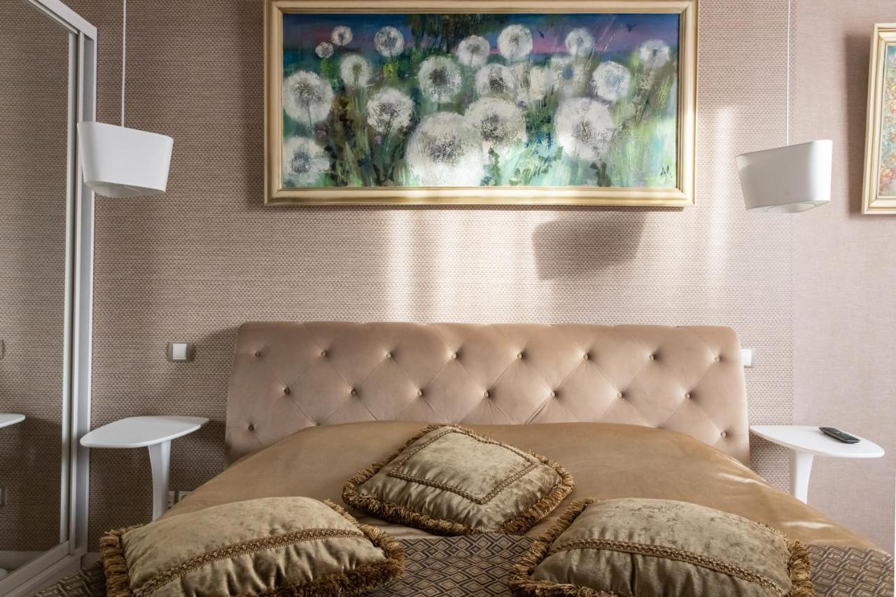 Hotel "Mandarin Clubhouse" Kharkiv Bagian luar foto
