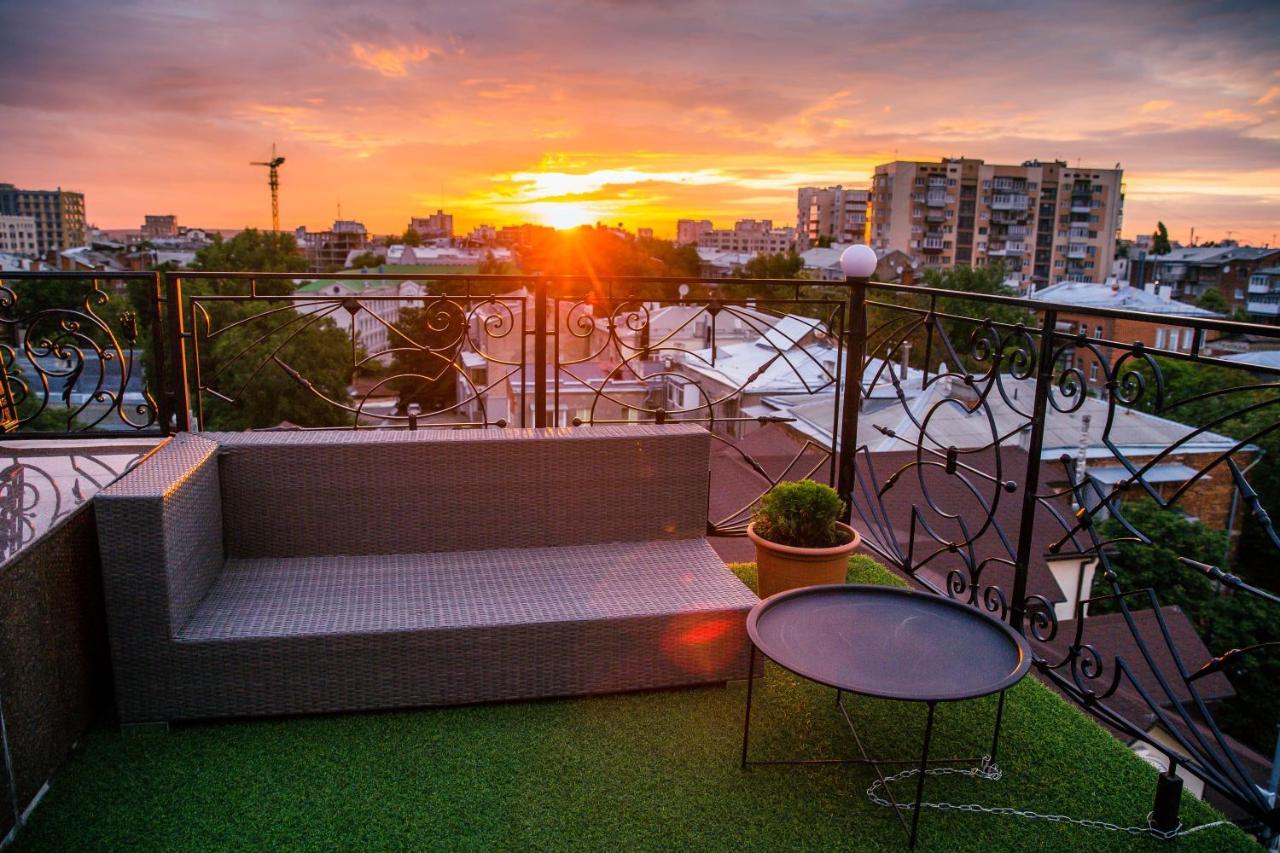 Hotel "Mandarin Clubhouse" Kharkiv Bagian luar foto