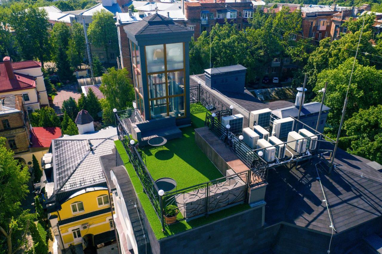 Hotel "Mandarin Clubhouse" Kharkiv Bagian luar foto