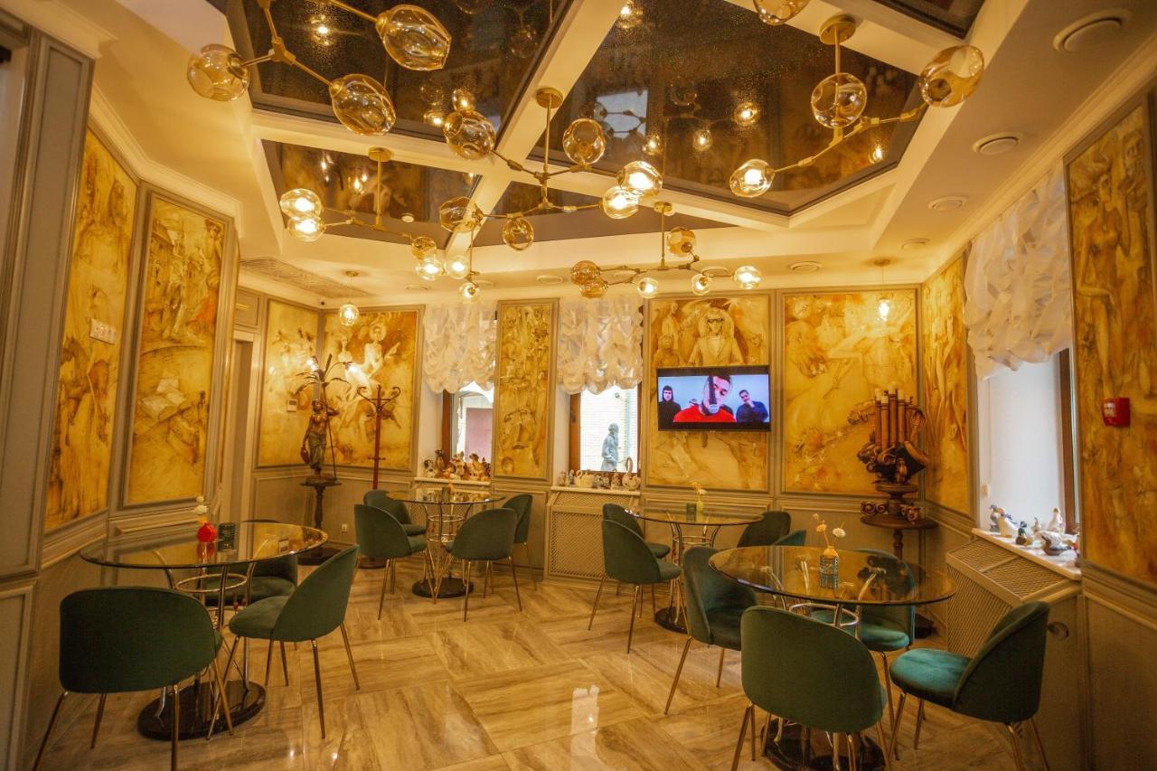 Hotel "Mandarin Clubhouse" Kharkiv Bagian luar foto