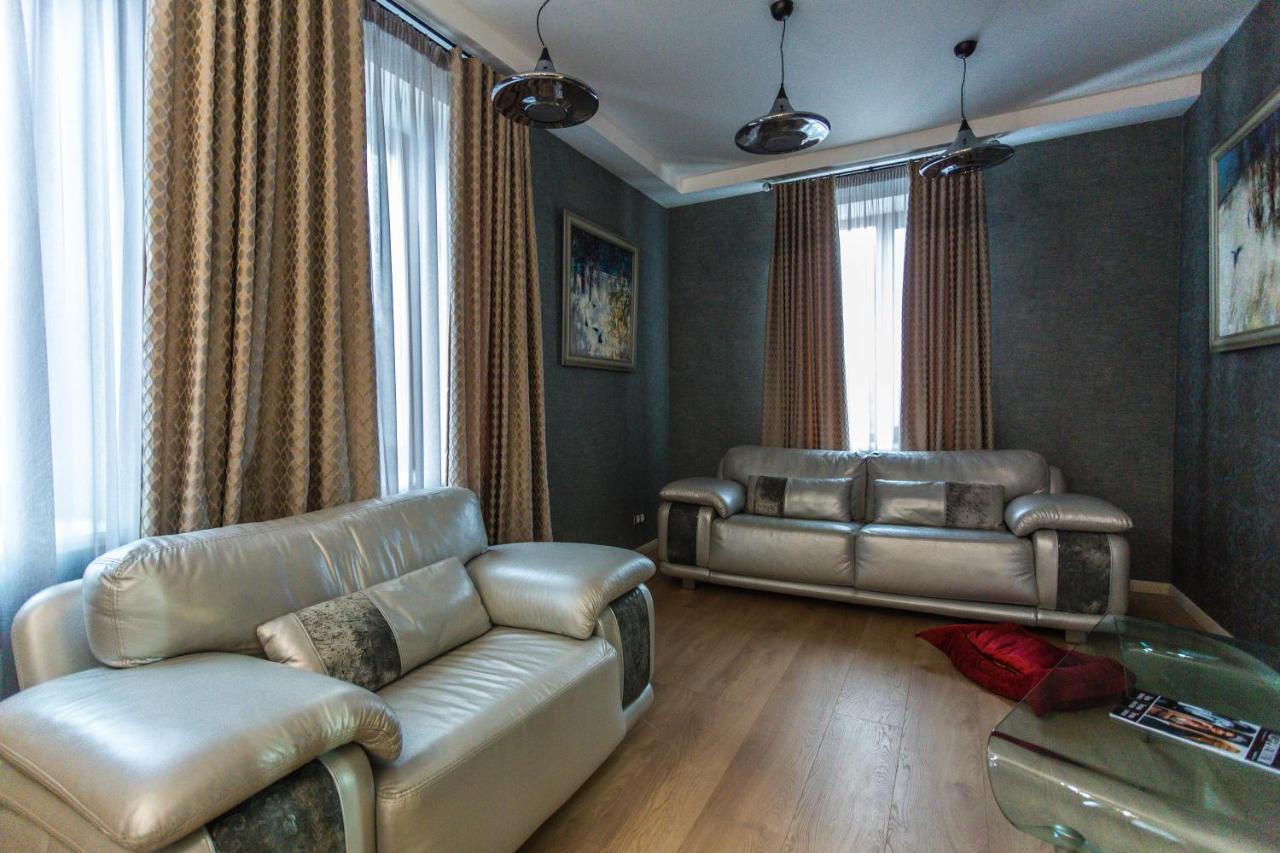 Hotel "Mandarin Clubhouse" Kharkiv Bagian luar foto