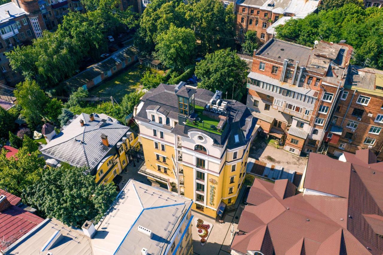 Hotel "Mandarin Clubhouse" Kharkiv Bagian luar foto