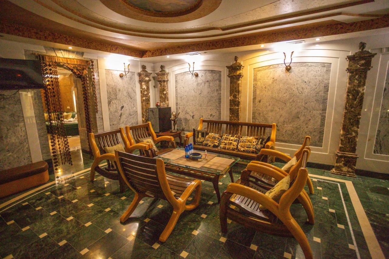 Hotel "Mandarin Clubhouse" Kharkiv Bagian luar foto