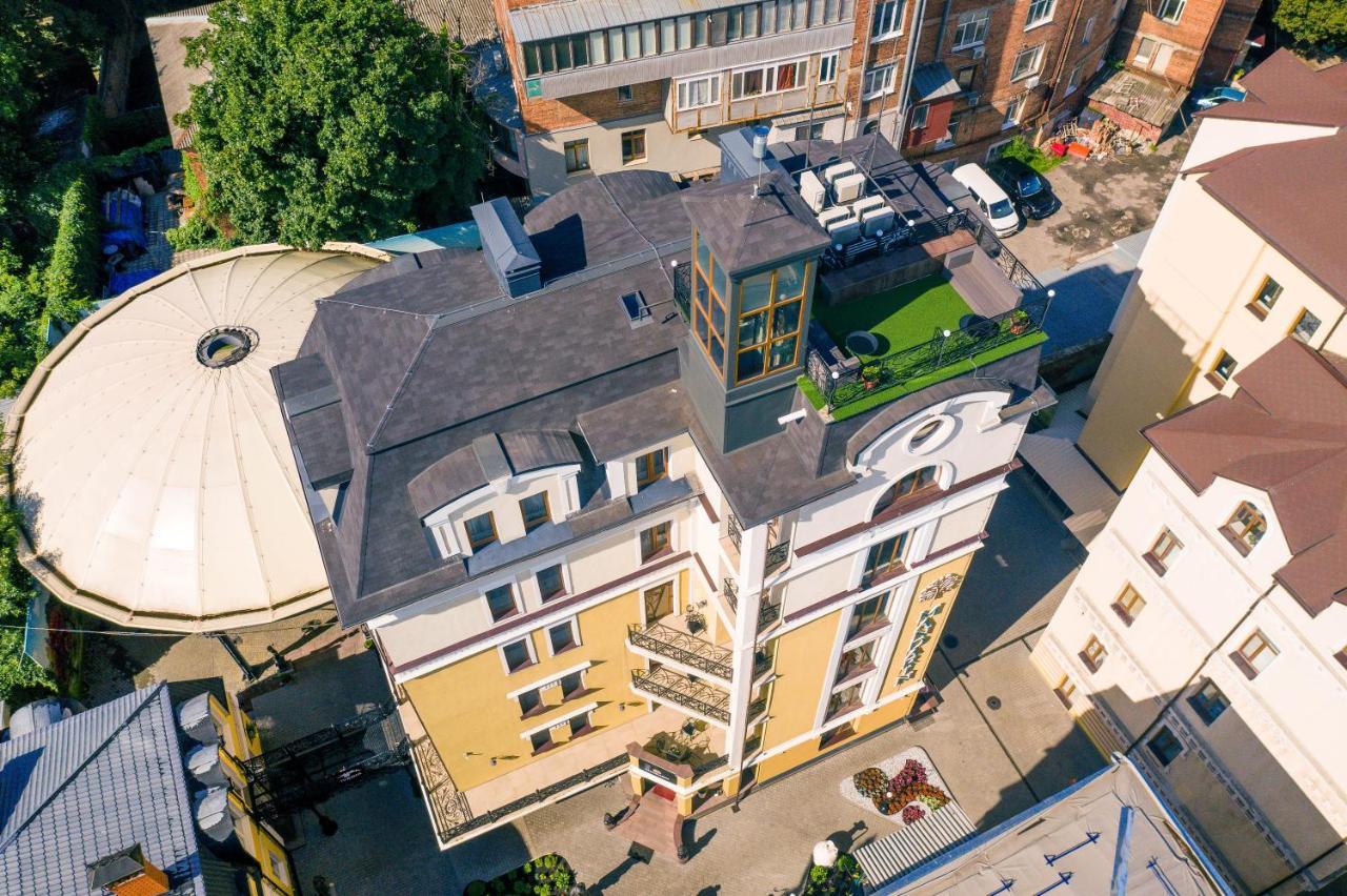 Hotel "Mandarin Clubhouse" Kharkiv Bagian luar foto